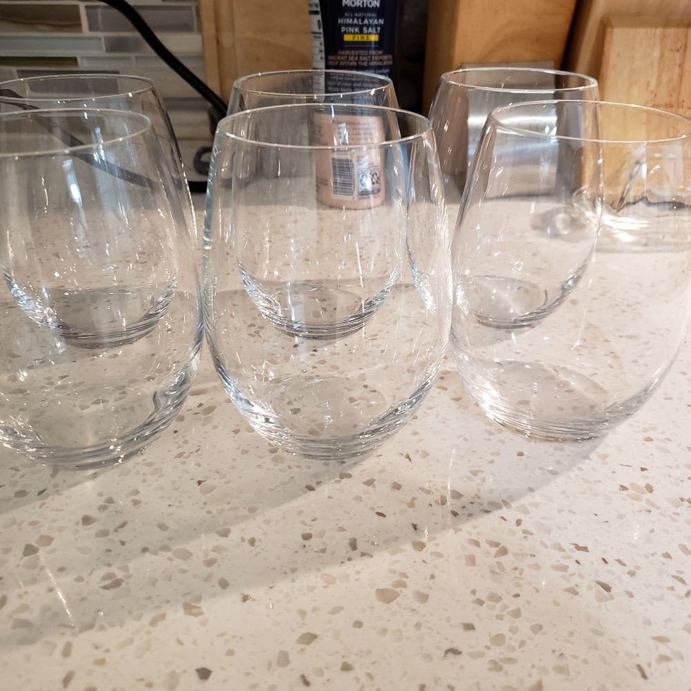 Stemless glasses